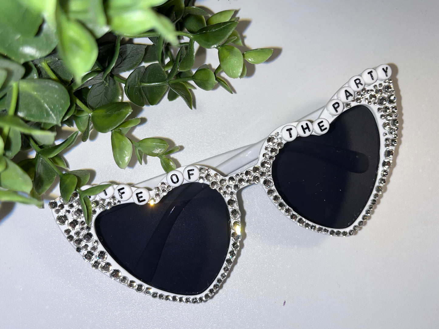 Sunglasses with crystals