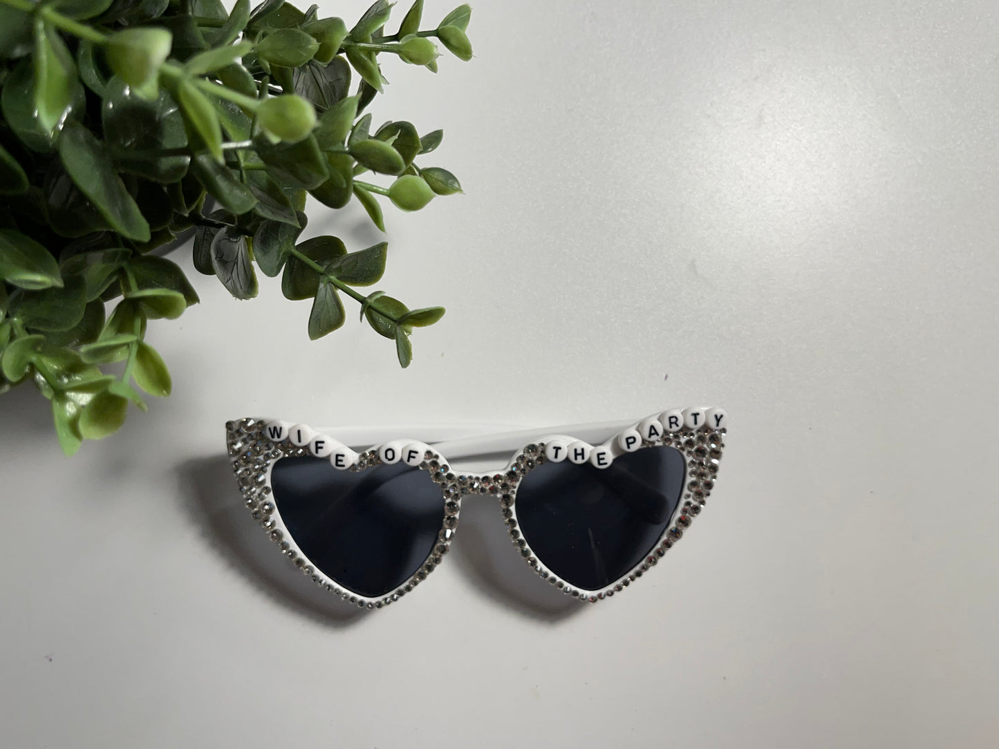 Sunglasses with crystals